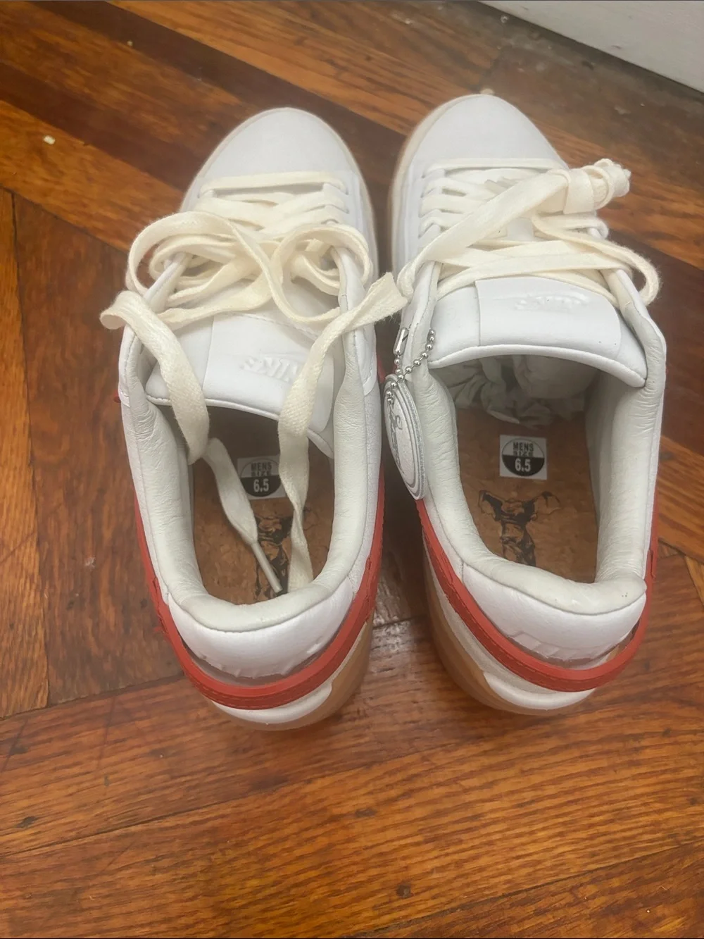 Nike low top white sneakers